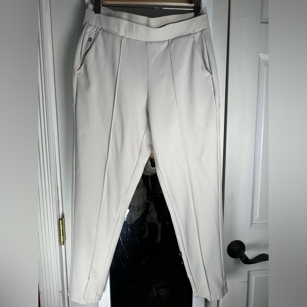 Athleta Pants Womens Beige Venice Pintuck Tapered Commute Travel Office Sz XS